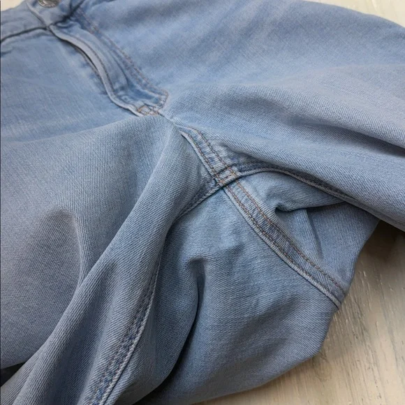 American Eagle Stretch Curvy Super High-Waisted Baggy Wide-Leg Jeans 0R - Picture 13 of 15